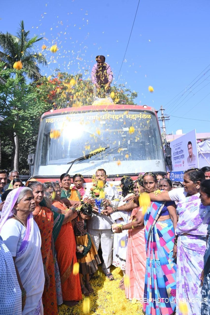 आमदार राजेंद्र पाटील यड्रावकर यांच्यावर शुभेच्छांचा वर्षाव