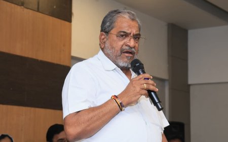 साहित्य निर्मात्यांनी शेतकरी हा करमणुकीचा विषय बनवला : माजी खासदार राजू शेट्टी यांची खंत