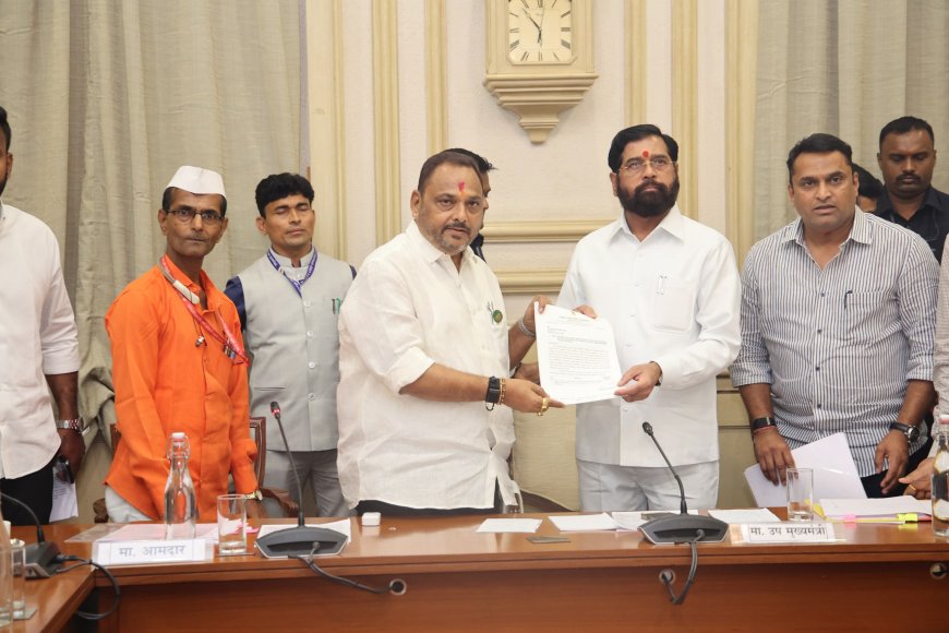 शिरोळ नगरपरिषदेतील चतुर्थ श्रेणी कर्मचाऱ्यांना नगरपरिषदेत वर्ग करण्याचे आदेश