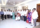 जीवनगौरव पुरस्काराबद्दल कल्लाप्पाण्णा आवाडे (दादा) यांचा यड्रावकर कुटुंबाकडून सत्कार